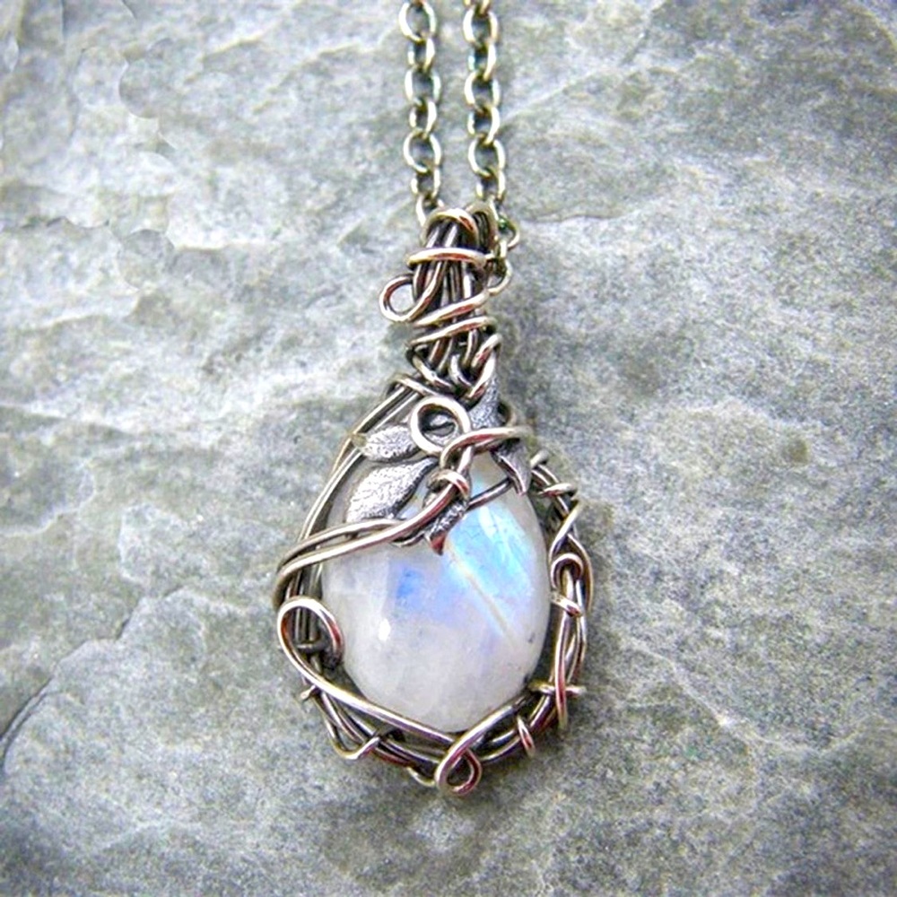 New! Iridescent fashion necklace